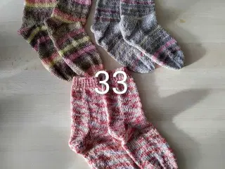 Nye hjemmestrikkede strømper str 33