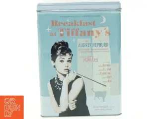 Blikæske med &#39;Breakfast at Tiffany&#39;s&#39; Motiv fra Nostalgic-art (str. 20 x 10 x 14 cm)