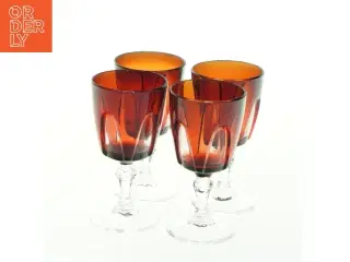 Rødvinsglas i farvet glas (str. H. 8,5 cm ø. 4,5 cm)