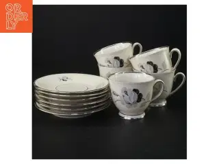 Porcelænskopper og underkopper fra Københavns Porcellains Maleri (str. Diameter 13 cm kop 8 x 7 cm)