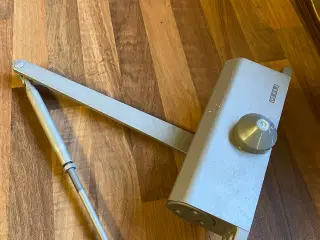 Dør pumpe