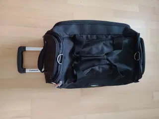 Rejsetaske/kuffert hjul+ håndtag. Wegner.