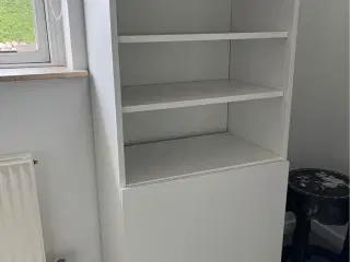 Bestå skab