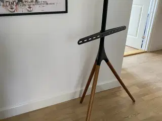 TV-stander i mørkt træ