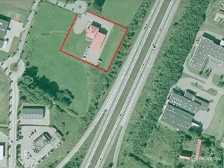 Kontor og lager ejendom