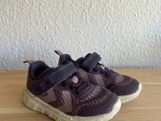 Hummel sneakers