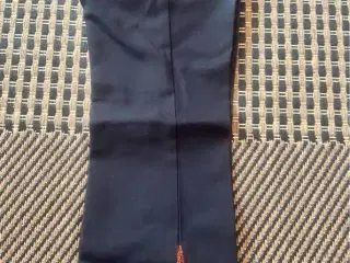 Sort bukser til salg