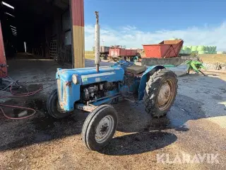 Traktor Fordson Dexta