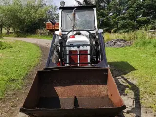 KØBES BILLIG Traktor m frontlæsser & Klipper Kørek