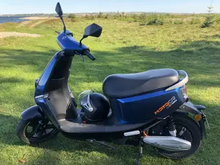 Elscooter Yadea S-Like 30 