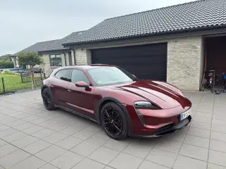 Porsche Taycan 4  Performance+ Cross Turismo