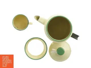 Emalje kaffekande fra svenske Kockums. Tilhørende krus