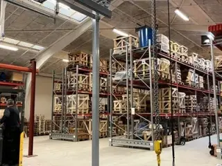 Sjældent udbudt lagerhal med port og tilhørende kontor