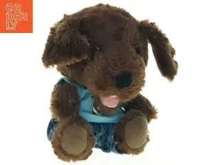 Tøjdyr hund med tøj (str. H. 18 cm)