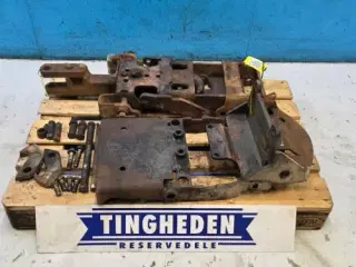 New Holland M115 Hitch Træk Kit 82012769