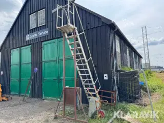 Lufthavnsstige med platform Zarges S32