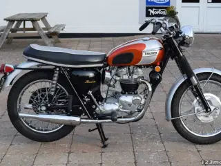 Triumph Bonneville T 120 Classic Bike