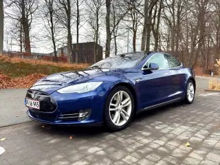 Tesla Model S  85D