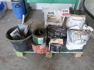 Palle med diverse murertilbehør