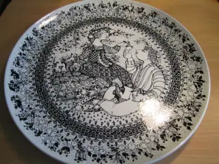 Smukt BJØRN WIINBLAD. Fad og Platter.