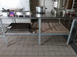 Rustfri stålbord