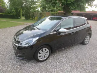 Peugeot 208 1.6 Blue HDi  År 2017. Nysynet. 