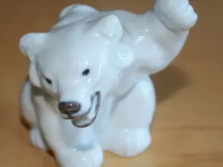 Isbjørneunger, Hvide figurer fra Royal Copenhagen