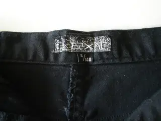Nederdel i sort denim