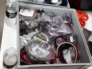 140.000 stk. Børne , Dame og Here smykker.