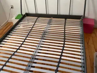 Sengeramme 140