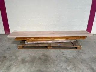 Diverse massive egetræs planker