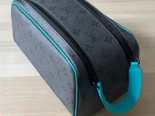 Louis Vuitton Dopp Kit toilettaske