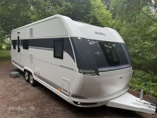 2024 - Hobby Excellent Edition 650 KMFe   Stor rummelig familievogn med 2 køjer fra Hinshøj Caravan
