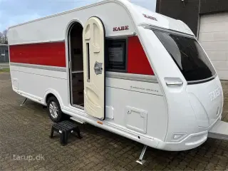 2026 - Kabe Smaragd 520 XL KS Premium Line Fransk seng, rundsiddegruppe i mørkegråt skind, ALDE centralvarme, vandbåren gulvvarme, stort kompressor køleskab