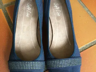 Helt nye sko med hæl