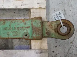 John Deere 4040 L.H. Liftarm AR80667