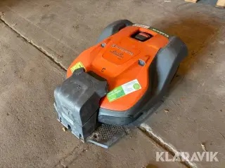 Robot plæneklipper Husqvarna 550 med ladestation