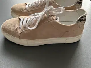 Lækre sneakers fra Donna Carolina i str. 40 (41)