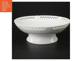 Hvid porcelænsskål på fod fra Danish Porcelain CO (str. Ø 20 cm)