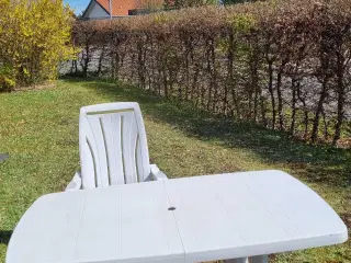 Havebord med 5 stole,  hård plast 