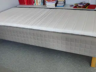 Enkeltpersonsseng 90x200 Ikea