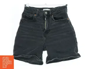 Sort jeansshorts fra H&M (str. 140)