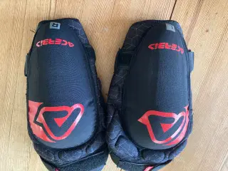 Acerbis knæbeskytter 
