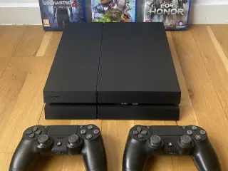 PlayStation 4 (500 GB) + 2 Controllere + 3 spil