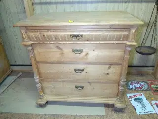 Kommode i træ ca. 80x60xH90cm