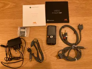 Sony Ericsson W810i mobiltelefon med SD kort, kabl