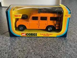 Corgi Toys No. 421 Land Rover 109 W.B.  scale 1:36