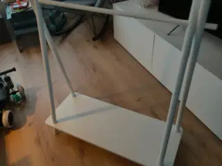 Børnetøjs stativ i træ