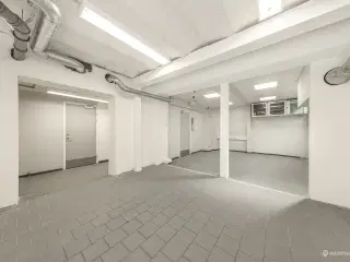 Værksted/lager på 270 m² på Jarmers Plads midt i København