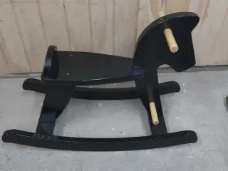 Sort gyngehest fra Bahne